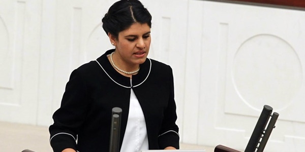Dilek Öcalan, yeniden milletvekili seçildi