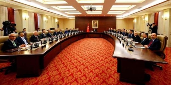 Kritik AK Parti MYK toplantısı başladı