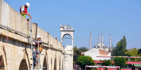 Tarihi taş köprüler, güvenlik kamerasıyla korunacak