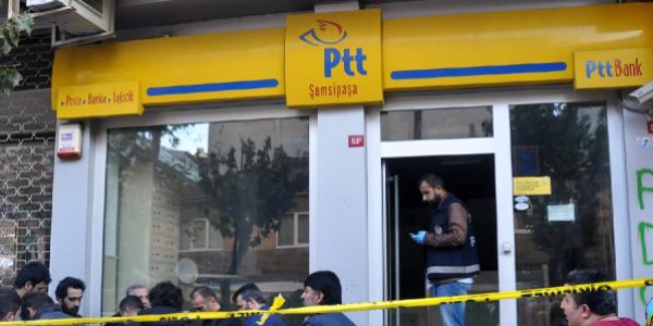 Gaziosmanpaşa'da PTT şubesi soyuldu