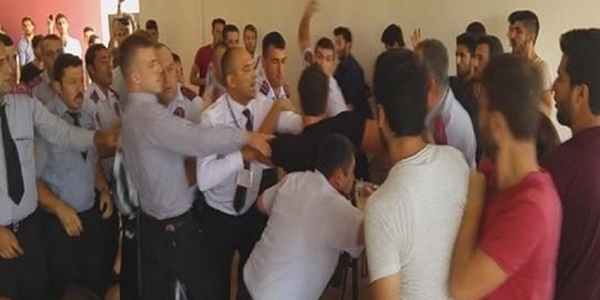Akdeniz Üniversitesi'nde gerginlik