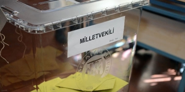 AK Parti, Mardin'de 7 ilçedeki 85 sandığa itiraz etti