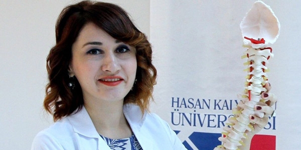 Çocuklarda omurga eğriliklerine dikkat