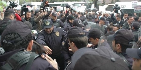 YÖK protestosunda çok sayıda gözaltı var