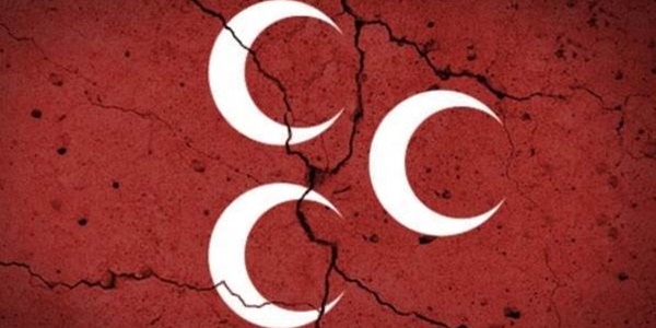 Bahçeli'ye istifa çağrısı parti teşkilatı kapattırdı