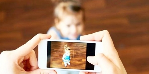 Çocuğunuzun fotoğraflarını sosyal medyada paylaşmayın