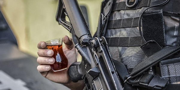 Diyarbakır'daki terör operasyonuna vatandaş desteği