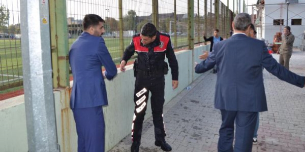 Bursa'da amatör maçta kavga: 1 polis yaralı