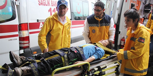 Otomobilin çarptığı çocuk kazada yaralandı