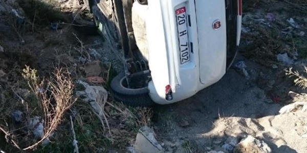 Zabıta memurları kazada yaralandı