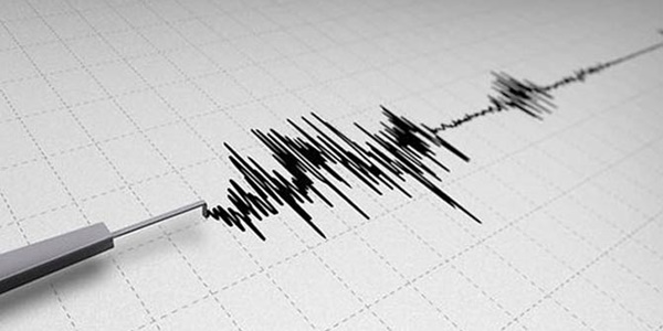 İzmir'de 3,8 büyüklüğünde deprem