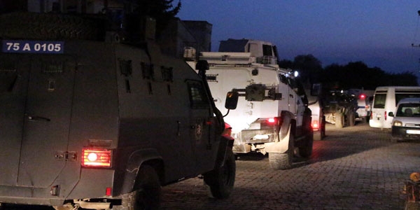 Mardin'de hendek kapatan polise silahlı saldırı!