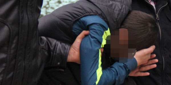 16 yaşındaki çocuk uyuşturucu ticaretinden tutuklandı