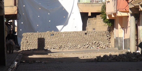 Nusaybin'deki PKK hendekleri yaşamı felç etti