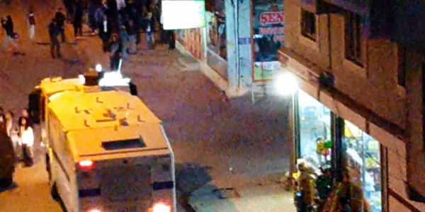Silvan'da izinsiz yürüyüşe polis müdahalesi