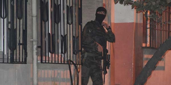 İstanbul'da 20'den fazla adrese DAEŞ operasyonu
