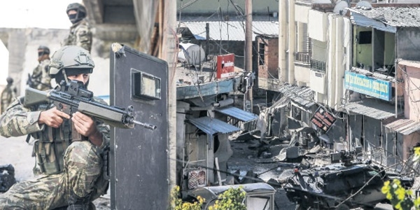 Silvan'dan 10 günde 10 bin kişi kaçtı