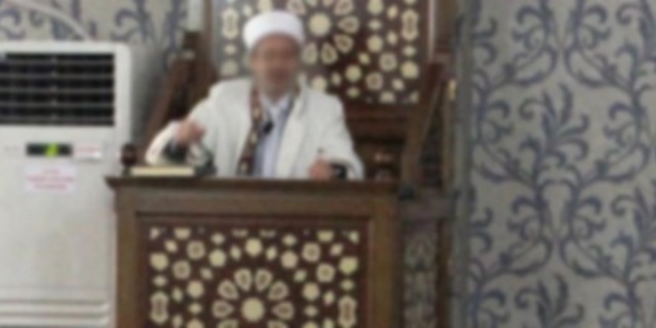 Namaz sırasında imama bıçaklı saldırı