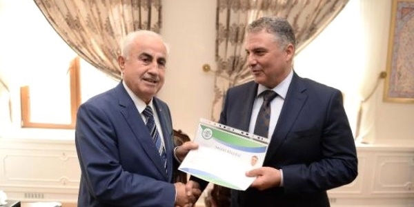 Vali'nden Emniyet Müdürü ve Komutana altın ödülü