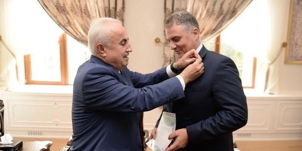 Valilere 'bir haller' oldu