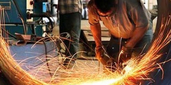 Sanayide üretim değişmedi, cirolar yüzde 2.6 arttı