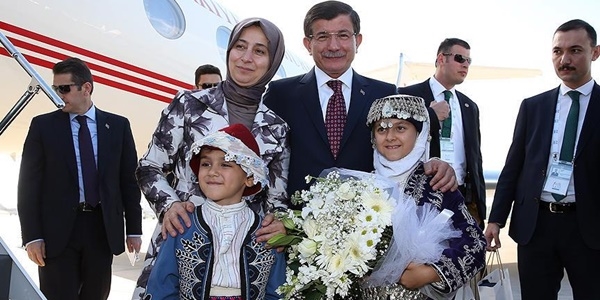 Başbakan Davutoğlu Antalya'ya geldi