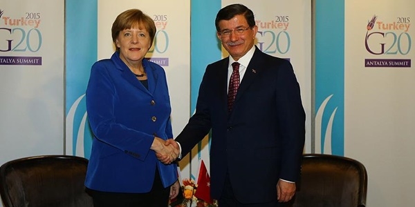 Davutoğlu Merkel'le görüştü