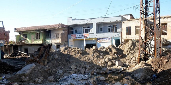 'Terör örgütü vatandaşları canlı kalkan yapıyor'