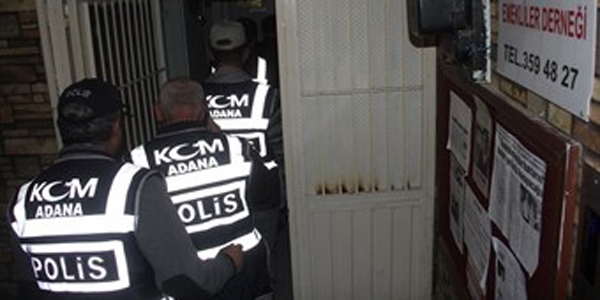 Adana'daki emekli derneklerine operasyon