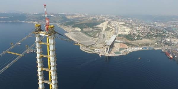 İzmit Körfezi'nin gerdanlığı göz kamaştırıyor