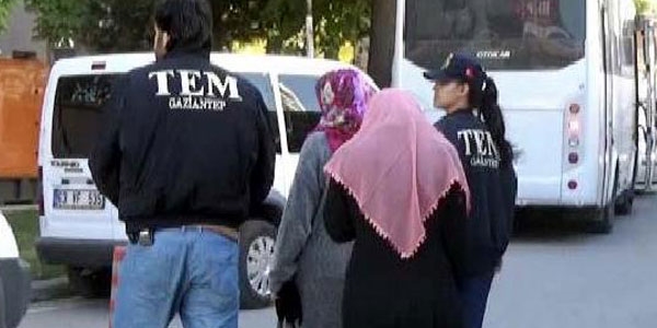 Gaziantep'teki canlı bombanın eşi de tutuklandı