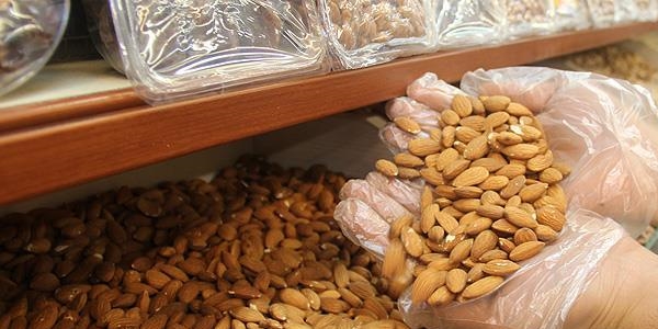 Kayısı çekirdeği fiyatı, kuru kayısının fiyatını aştı
