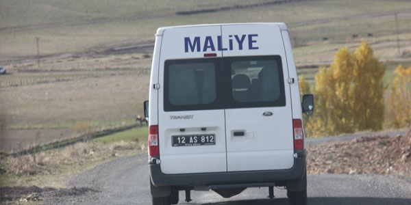 Maliyeciler göktaşı yağan köyü bastı