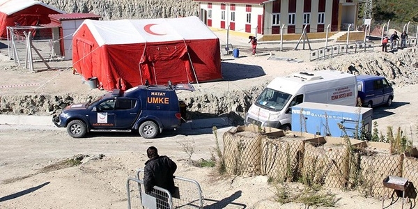 Sıfır noktasındaki sahra hastanesi hizmete hazır