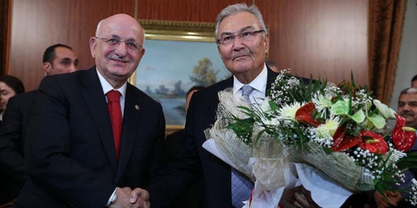 Deniz Baykal görevi İsmail Kahraman'a devretti