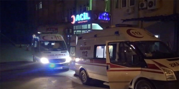 Diyarbakır'da askeri araç devrildi: 3 yaralı
