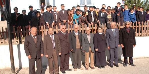 Öğretmen fabrikası gibi köy