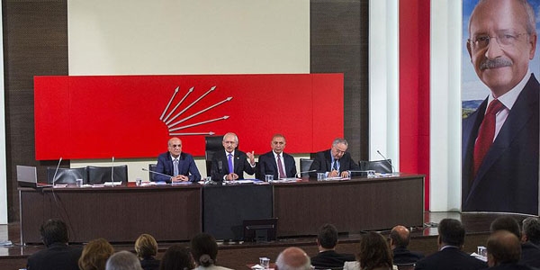 CHP'de olağanüstü kurultay için son imza günü