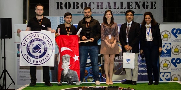 Trkiye'ye derece kazandran robotlar