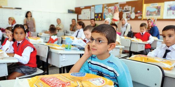 Eğitimciler ders kitaplarını 'yetersiz' buluyor