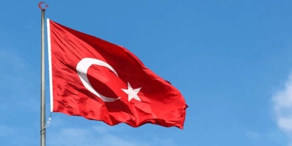 Türk bayrağına hakarete 10 ay hapis