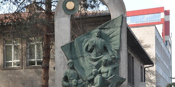 Elitaş da siyasetçilerin yetiştiği o liseden mezun