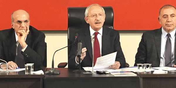 PM'de Kılıçdaroğlu'na koltuğu bırak çağrısı