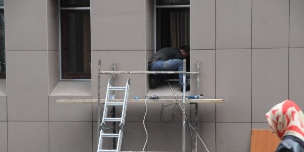 Bakırköy Adliyesi'ne 2,5 santimlik kurşun geçirmez cam takıldı