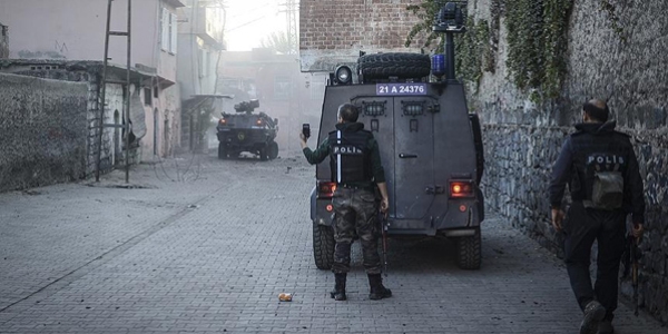 Sur'da başlatılan operasyon sürüyor