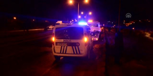 Denizli'de otomobil şarampole devrildi: 2 ölü, 3 yaralı