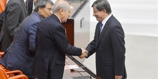Başbakan Davutoğlu, Kılıçdaroğlu ve Bahçeli ile görüştü