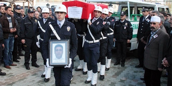 Şehit polis Erdur son yolculuğuna uğurlandı