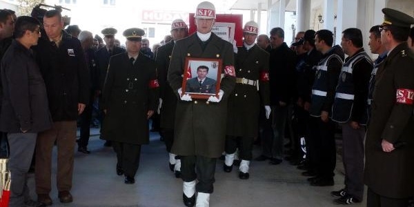 Şehit uzman çavuş son yolculuğuna uğurlandı