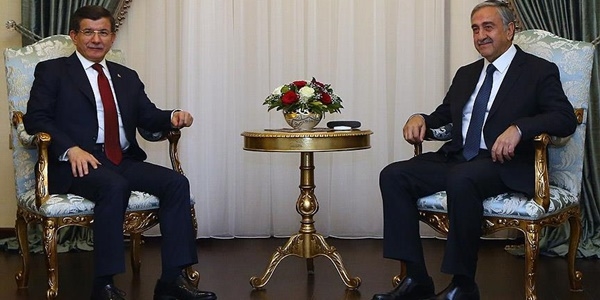 Davutoğlu: Türkler, Yunanlar ve Rumlar barış havzası oluşturmalı